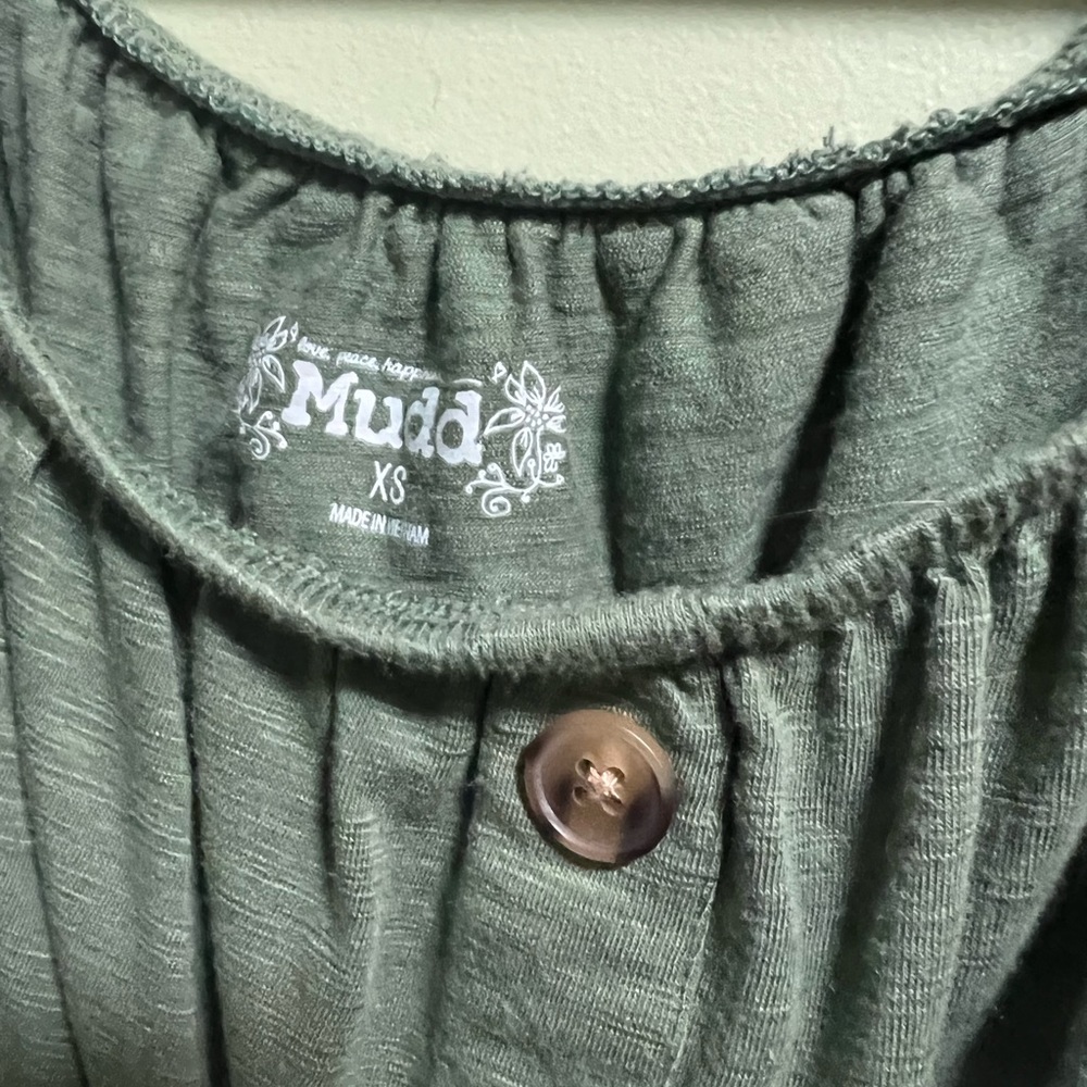 Button Top - Picture 2 of 3